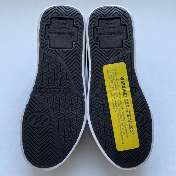 Heelys GR8 Pro 20 Skate Shoes HE100757 Youth 3 Black Sneakers Red Logo - Picture 3 of 7